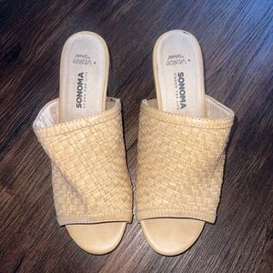 Sonoma Women's Beige Woven heeled sandals